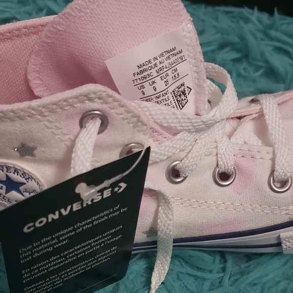 Converse - Picture 2 of 4